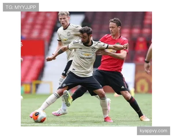 B费与博格巴：曼联中场攻防角色分化与组织效率的战术对比