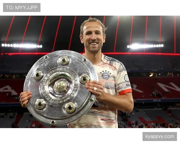 哈里·凯恩居然在豪宅里点外卖，那对比他的赛场气场也太魔幻了吧？